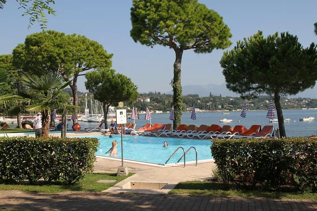 Le Corti Del Lago بادينغي سول غاردا منتزه العطل
