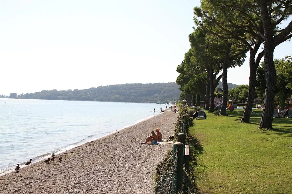 **** Holiday park Le Corti Del Lago Padenghe sul Garda Italy
