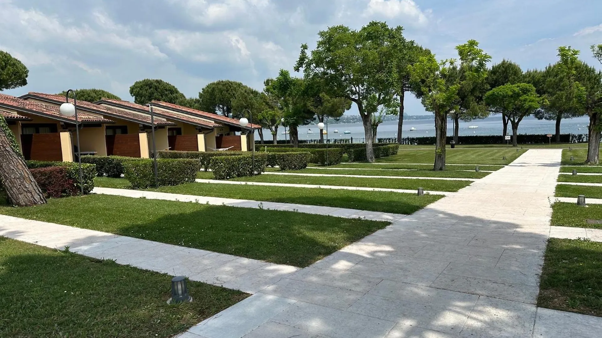 **** Holiday park Le Corti Del Lago Padenghe sul Garda Italy