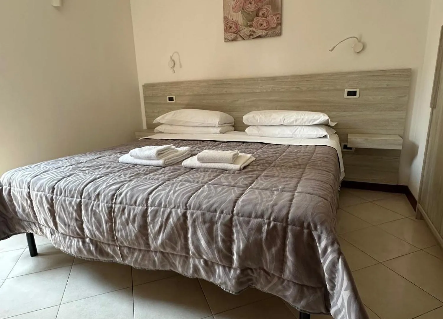 Le Corti Del Lago Padenghe sul Garda 4*,