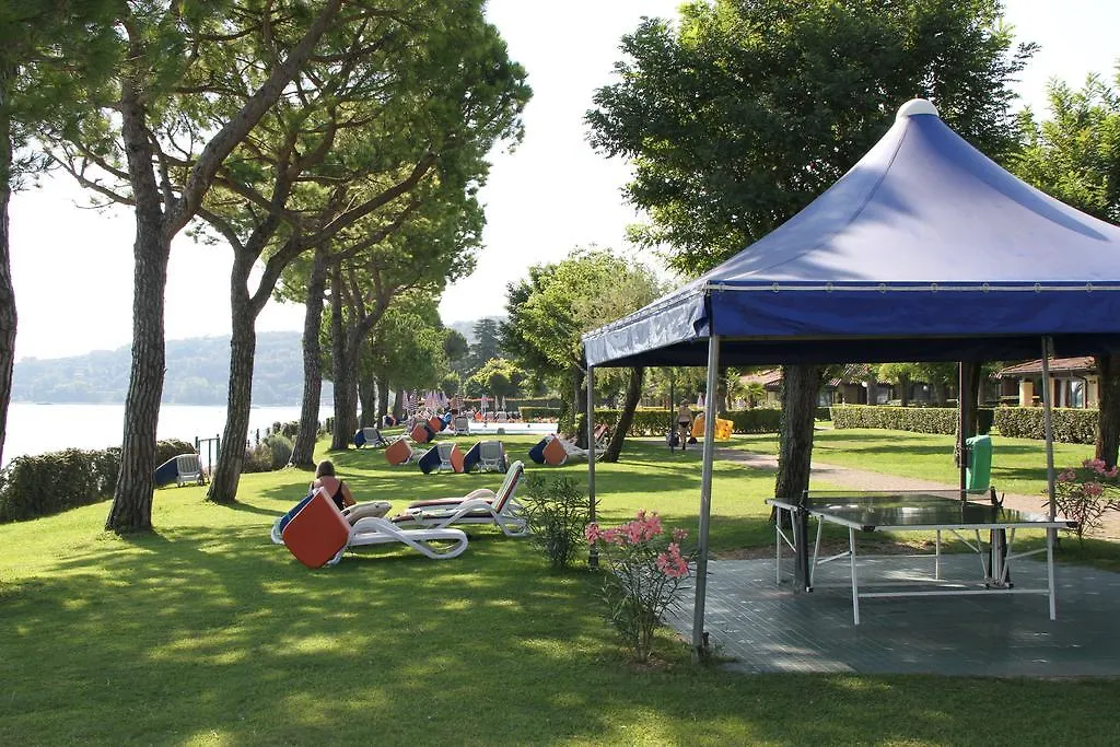 Le Corti Del Lago Padenghe sul Garda 4*,